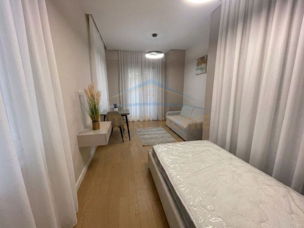 For sale,Studio,Fresk.