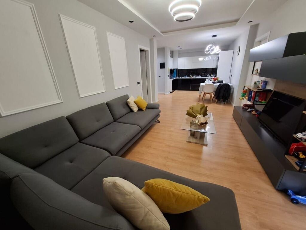Apartament 2+1 te Kopshti Botanik, pranë Conad
