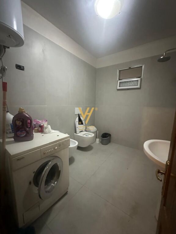SHITET APARTAMENT 3+1+2+BLK NE BLLOK 385.000 EURO