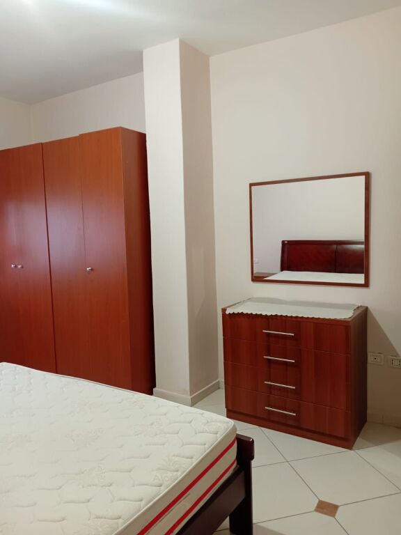 Apartament me qera