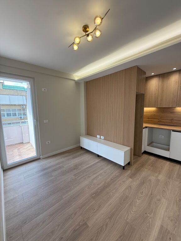 Apartament 1+1 ne shitje, Komuna e Parisit !