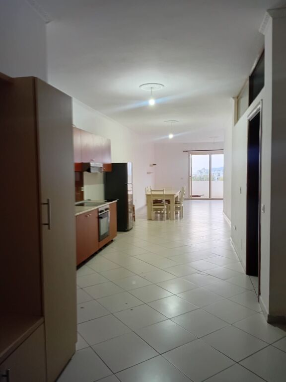 Apartament me qera