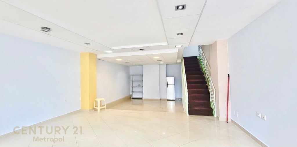 SHOP OR OFFICE FOR RENT, NEAR THE MILL ON ELBASAN ROAD!