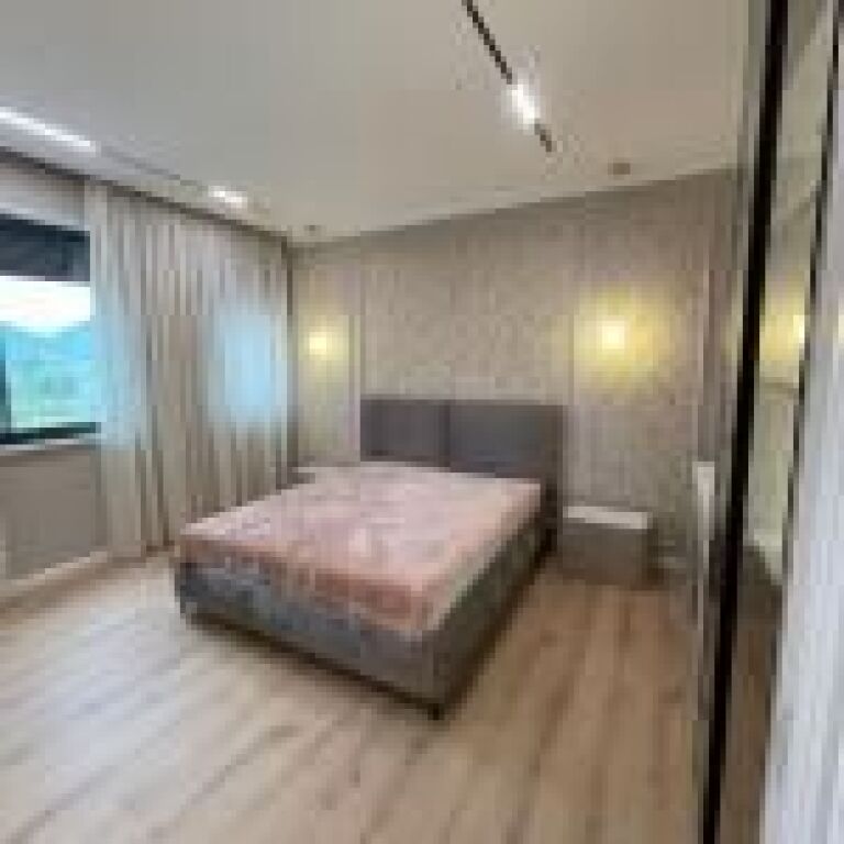 Apartament luksoz me 3 dhoma gjumi me qira pranë Radisson, Liqeni i Thatë, Tiranë | 200 m²
