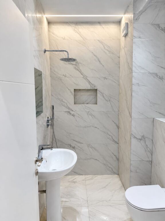 # IN AFFITTO: 2+1 + 2 Bagni 📍Nuovo Boulevard (Avid Residence – Via Jordan Misja) – 65.000 Lekë/Mese – Edificio Nuovo – 6° Piano – 100 m² || Zona Favorevole
