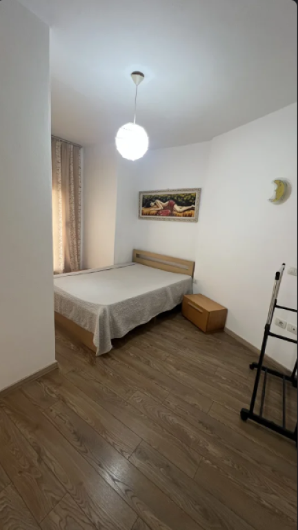 Apartament 1+1 me Qira Komuna e Parisit Tirane