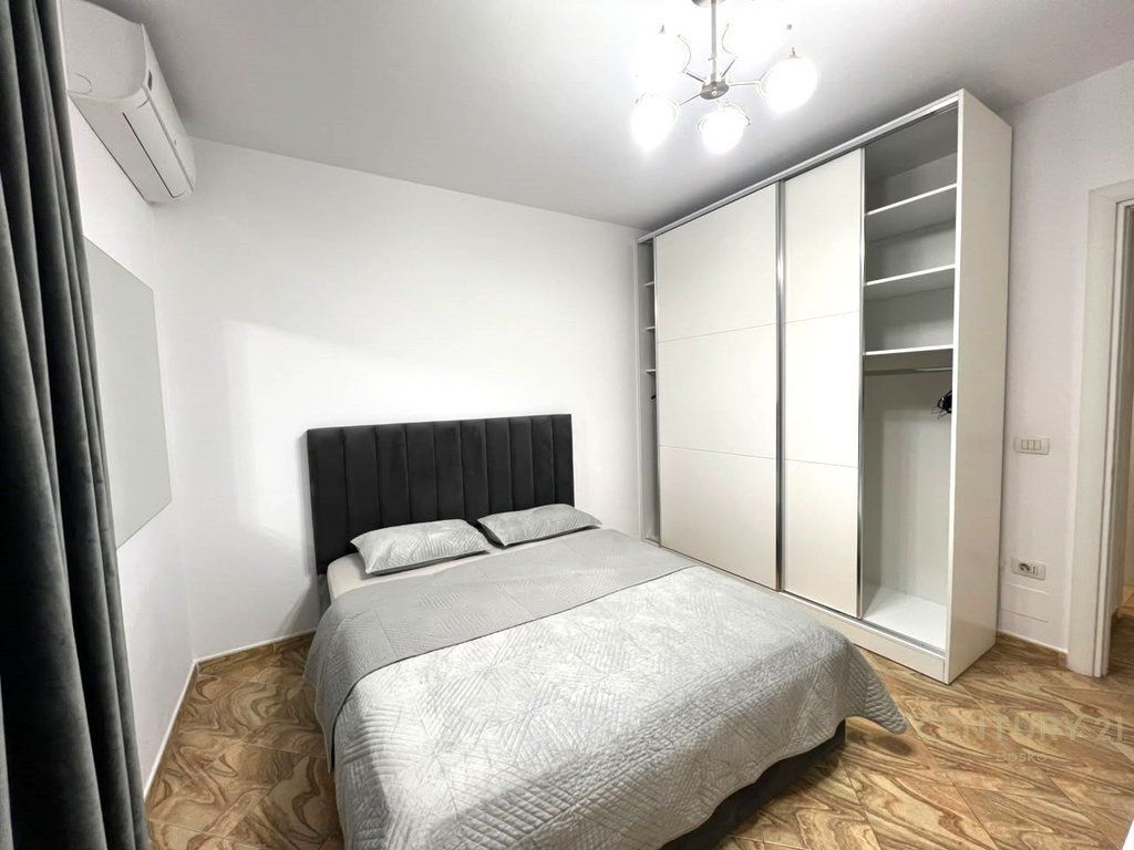 Apartament 3+1+2 tualete me qira te Zogu i Zi.