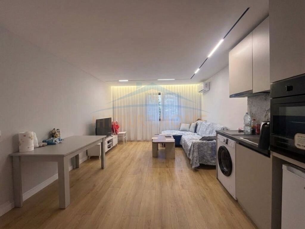 Shitet, Apartament 1+1, Brraka, Tirane