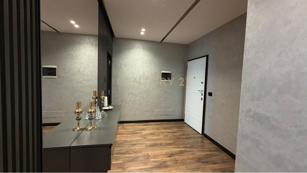 VENDESI APPARTAMENTO 1+1 CON VISTA FRONTALE SUL MARE A VOLLGA, DURRES !
