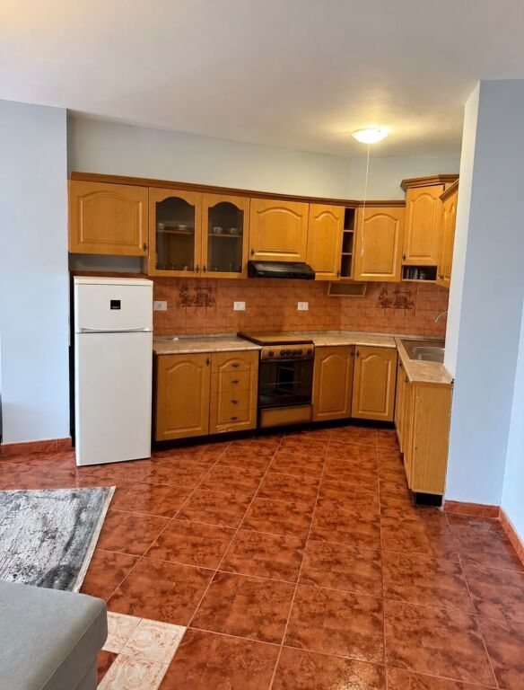 Jepet me Qira Apartament 1+1 tek Shkolla e Baletit
