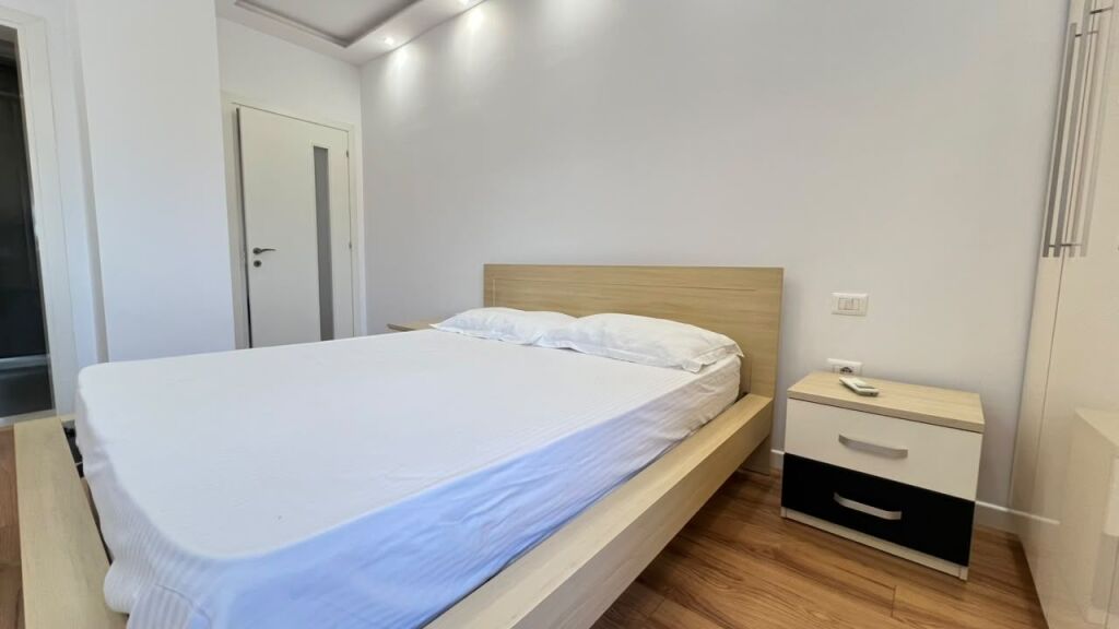 APARTAMENT 2+1 ME QIRA TE TOPTANI CENTER – TIRANË
