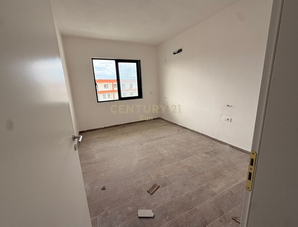 Apartament 1+1+Post parkimi  Për Shitje në Golem tek rezidenca Eon, Durrës !