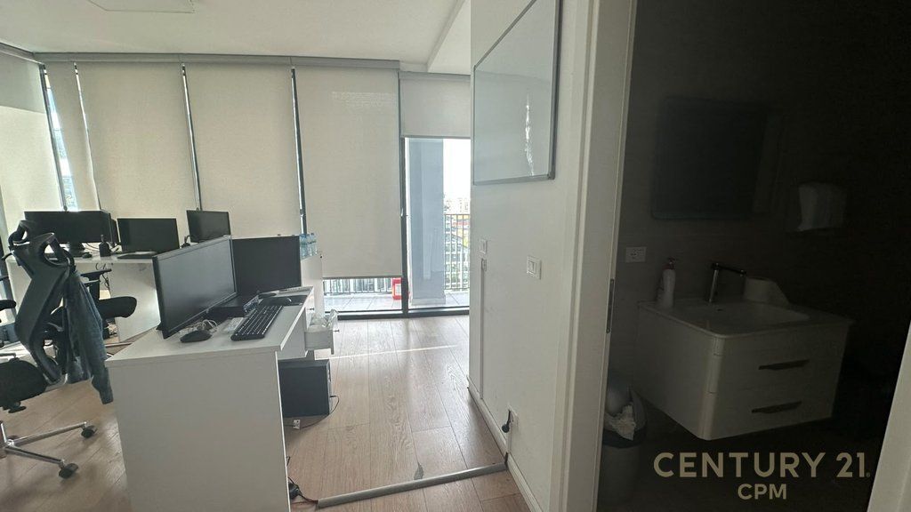 Ambient për Zyra + 2 Poste Parkimi me Qira tek Lake View, Liqeni i Tiranes