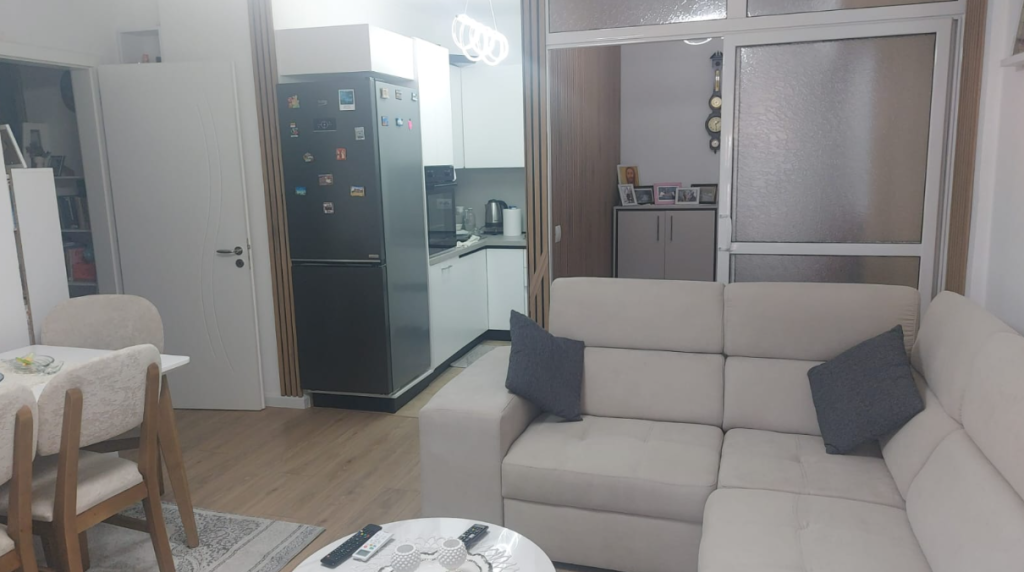 Apartament 2+1 në Shitje në Kinostudio, Tiranë | 80 m² | Kati i 6-të