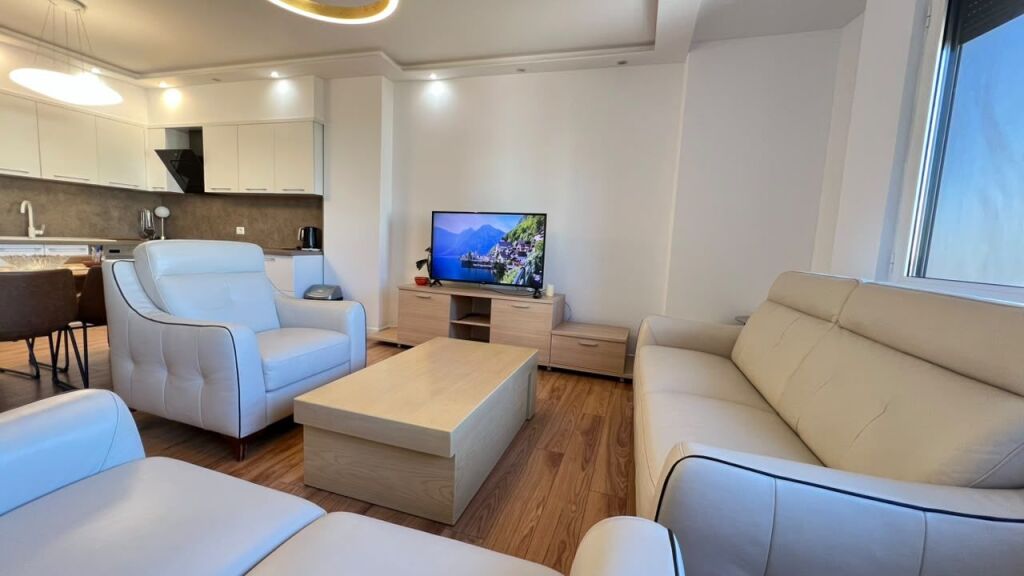 APARTAMENT 2+1 ME QIRA TE TOPTANI CENTER – TIRANË