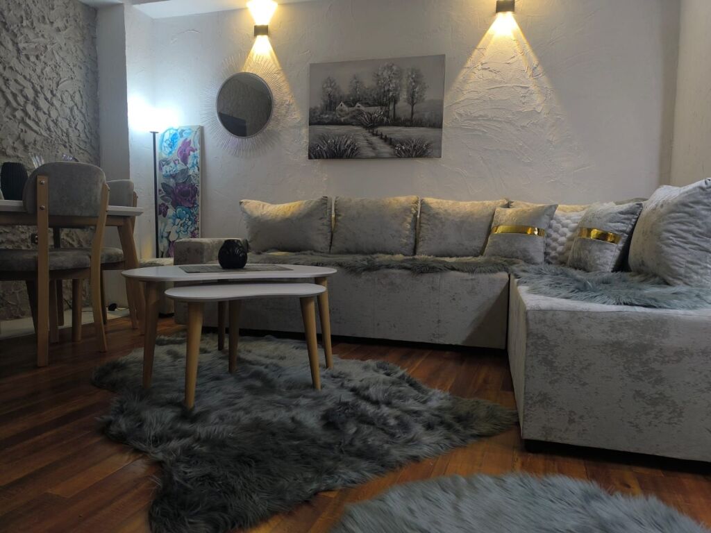 Villa in Affitto 2+1 in Centro (ID BV22724) Tirana
