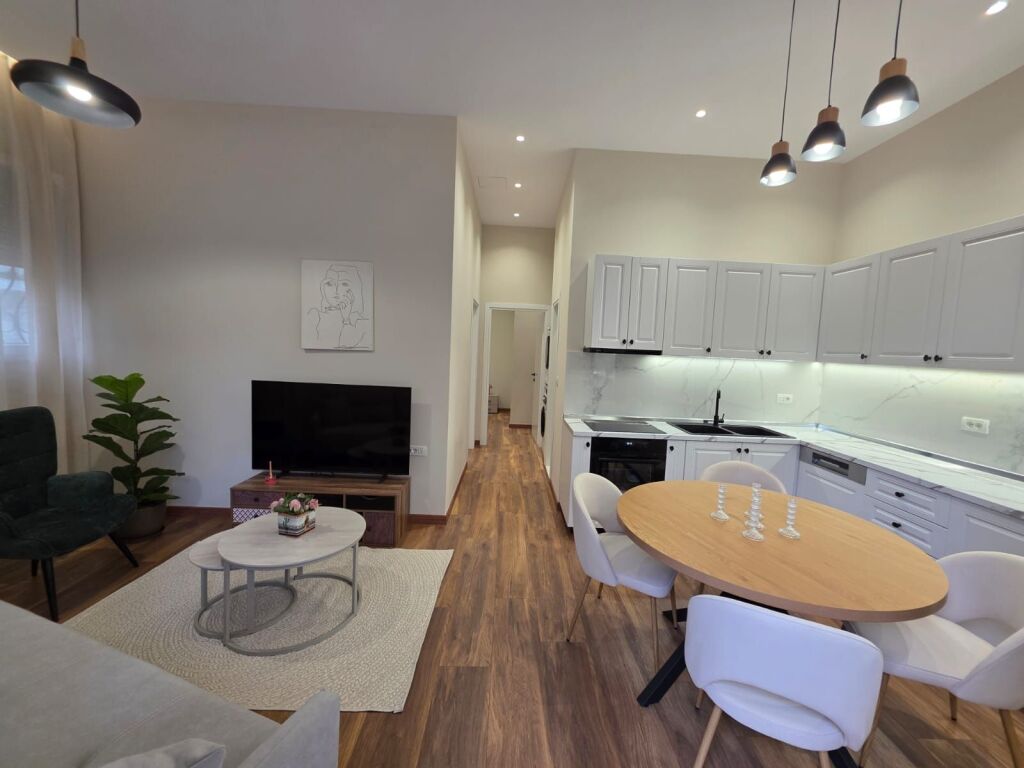 2+1 apartment for rent at the Ana Complex in QS