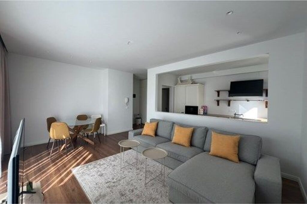 2+1 apartment + parking space for rent at Farka Lake!