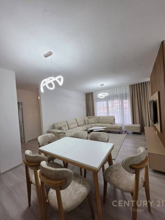 Appartamento 2+1+2 in affitto nel Complesso Paralel Living!