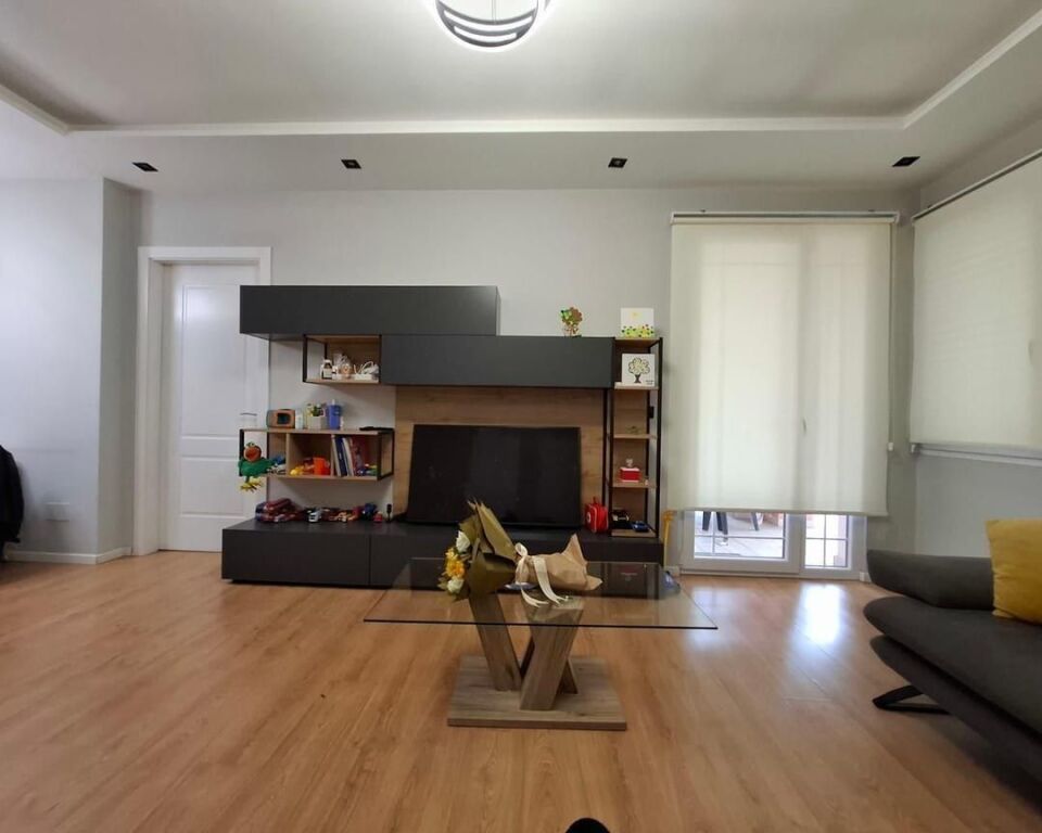 Apartament 2+1 te Kopshti Botanik, pranë Conad