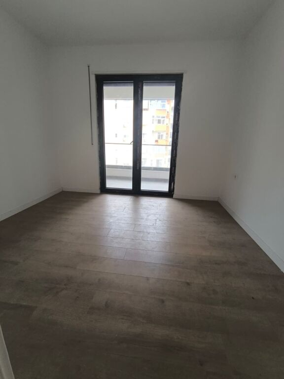 Appartamento 2+1+2 in vendita presso la Residenza G8, Comune di Parigi .