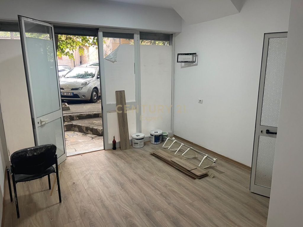 🏪 FOR RENT – SHOP AT KOMUNA E PARISIT