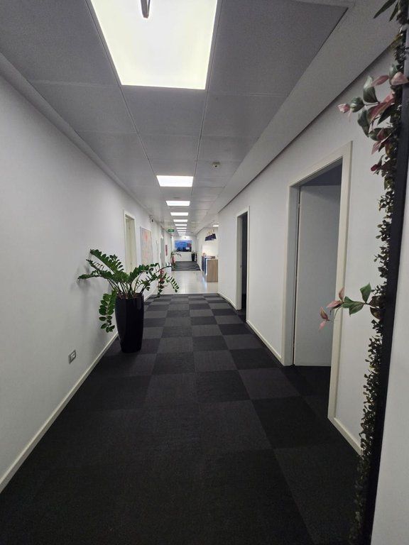 RING CENTER, WE RENT OUT 770 M2! 21,300 € /Month