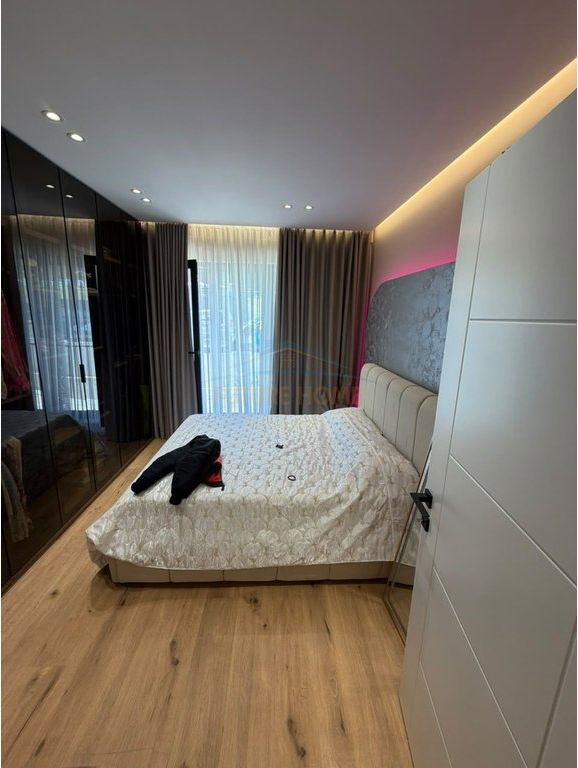 SHITET APARTAMENT 2+1+2 – KODRA E DIELLIT, TIRANË