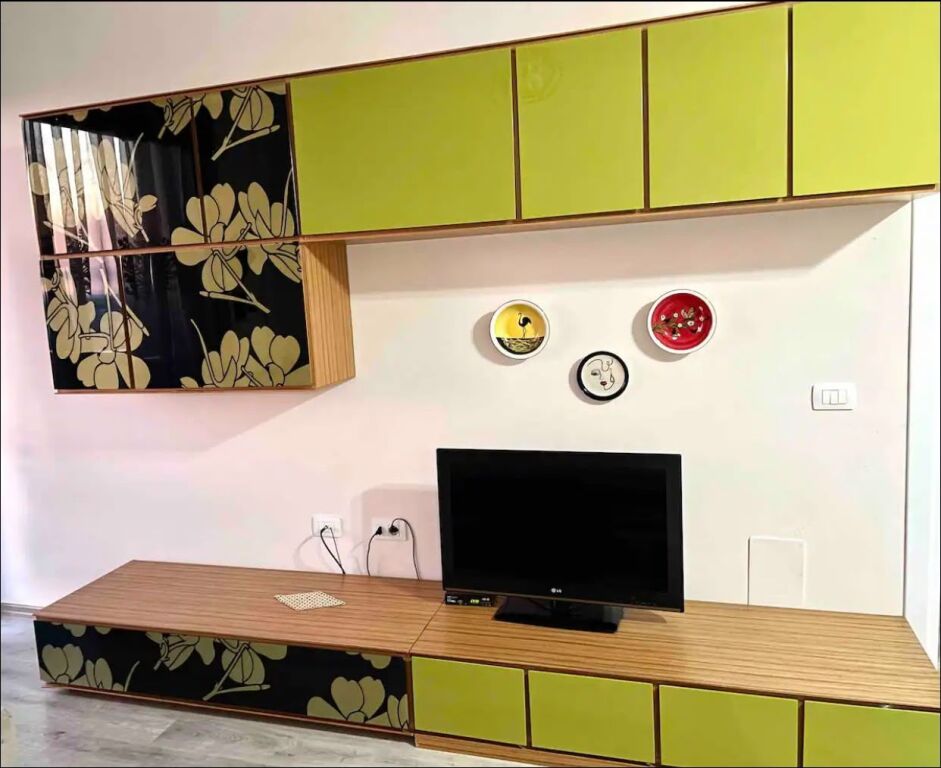   ME QIRA APARTAMENT 1+1 TEK RRUGA 5 MAJI 55.000 all