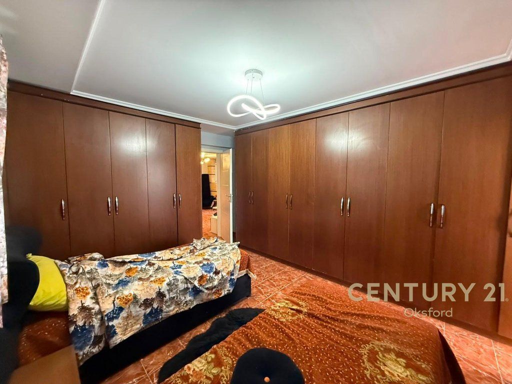ESCLUSIVO! OCCASIONE, VENDIAMO APPARTAMENTO 2+1, SULLA STRADA "DRITAN HOXHA", TIRANA!