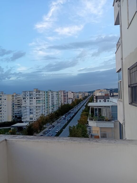 Apartament me qera