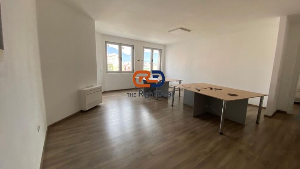 Presso il Turdiu Center, Ufficio in Affitto in una Posizione Fantastica!