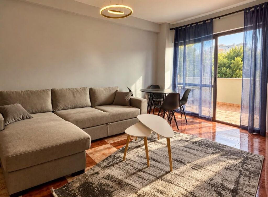 Jepet me Qira Apartament 1+1 tek Shkolla e Baletit
