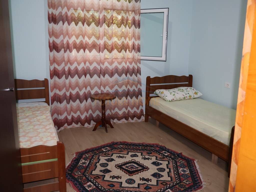 Qira,Apartament 2+1+2,Xhamia Selite,Tirane.