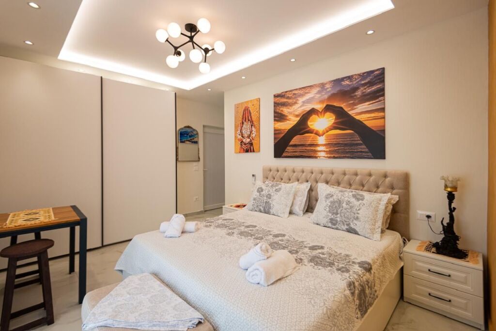Vije e pare me detin ! Apartament 1+1 me qera ne Plazh