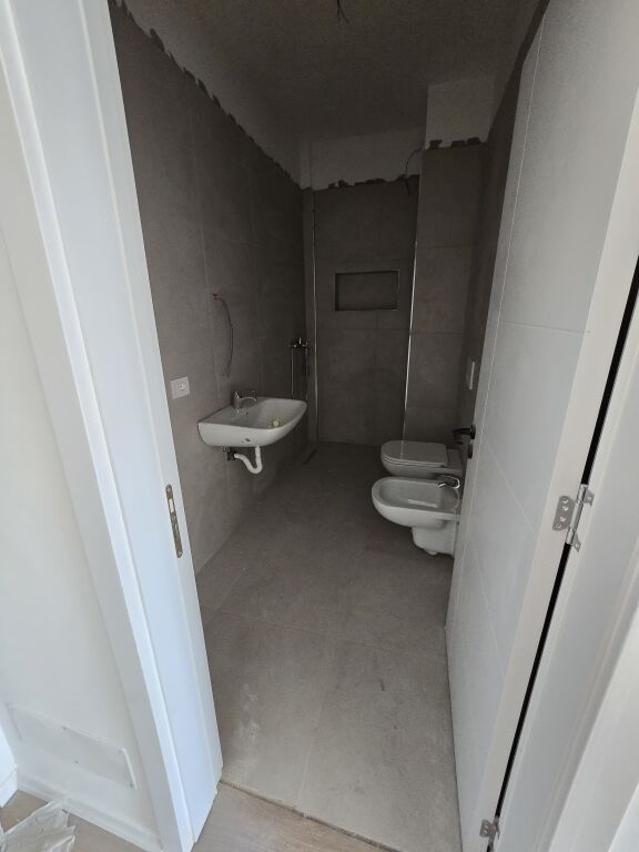 Appartamento in vendita a 5-Maji 99.900 euro