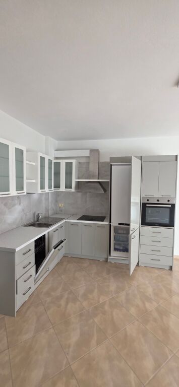 Apartment 2+1+1 SARANDA SALE shitet.