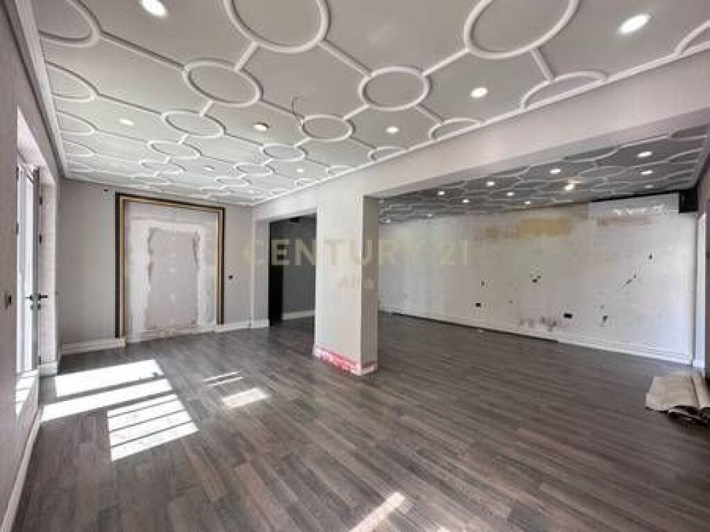   LOCALE COMMERCIALE PREMIUM IN AFFITTO A BLLOK | 103 m² | 1° PIANO | FACCIATA SU STRADA PRINCIPALE‼️