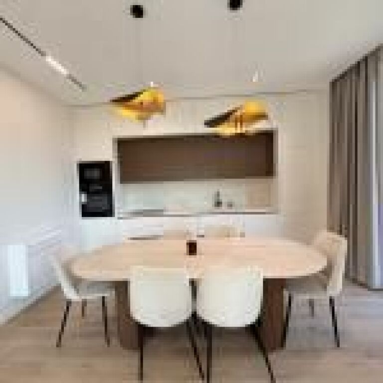 Appartamento di lusso con 3 camere da letto in affitto presso Altana Luxury Residence, Tirana – Vista panoramica sul lago | 190 m²