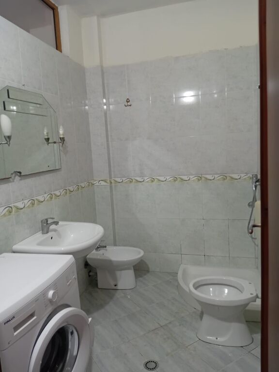 Apartament me qera