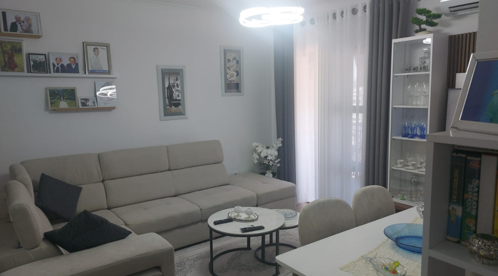 Apartament 2+1 në Shitje në Kinostudio, Tiranë | 80 m² | Kati i 6-të