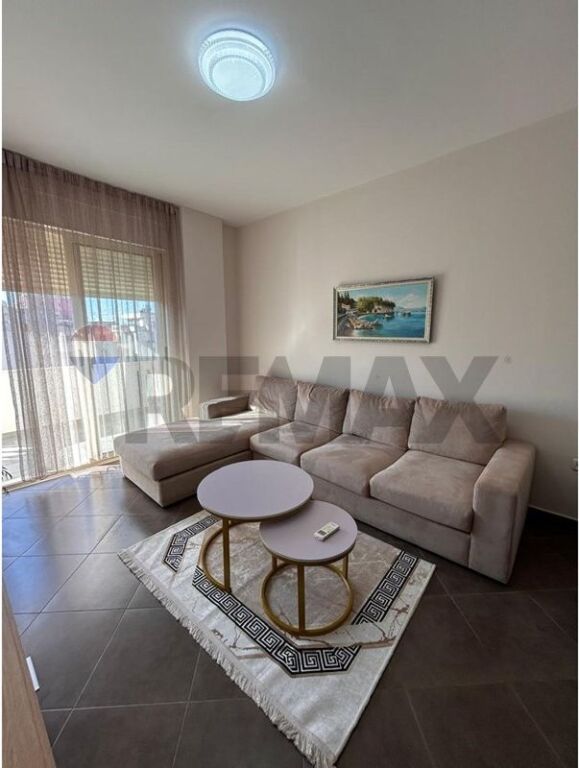 🏡 APARTAMENT 1+1 ME QIRA – QENDËR, VLORË!