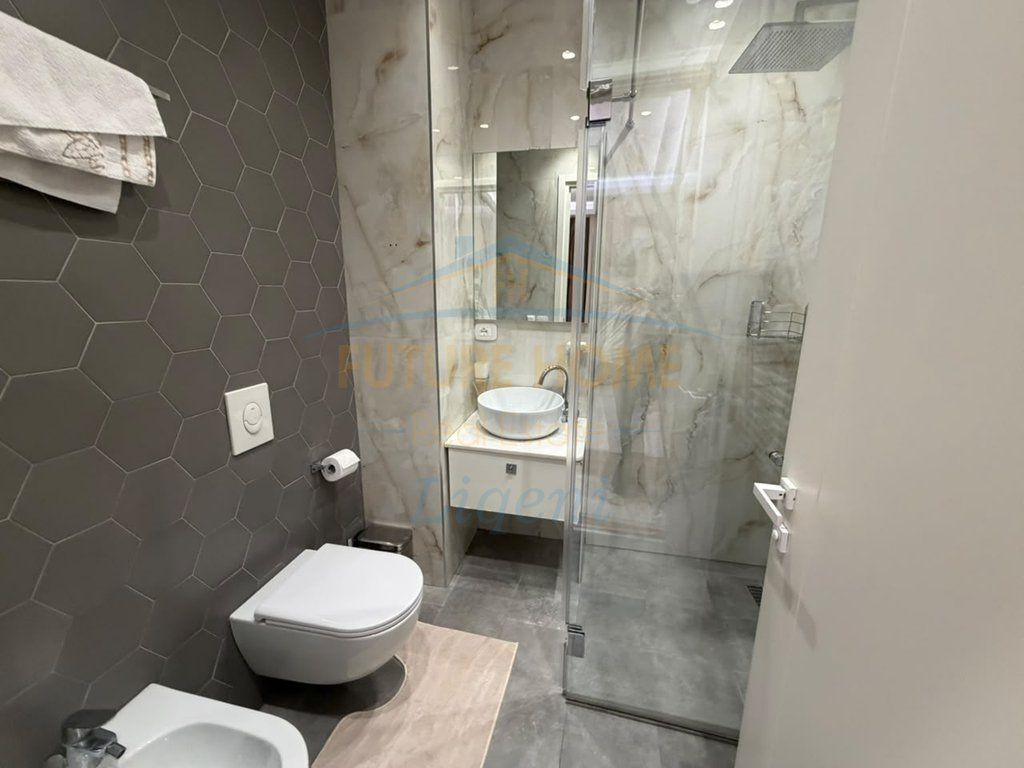 Qera, Apartament 2+1+2+Depo+Post Parkimi, Park Gate ,Rruga e Elbasanit.