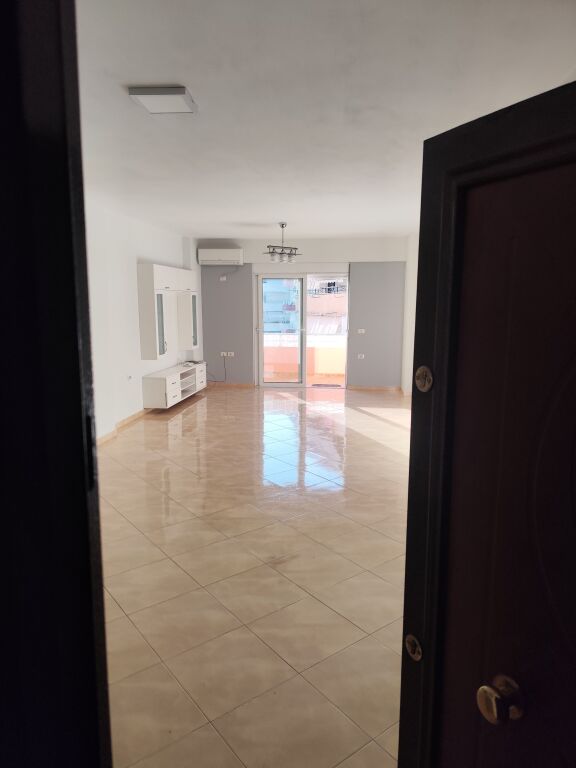 Apartment 2+1+1 SARANDA SALE shitet.
