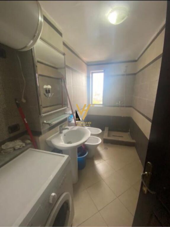 JEPET APARTAMENT 2+1 ME QIRA TE TREGU I UZINES DINAMO 50.000 LEKE