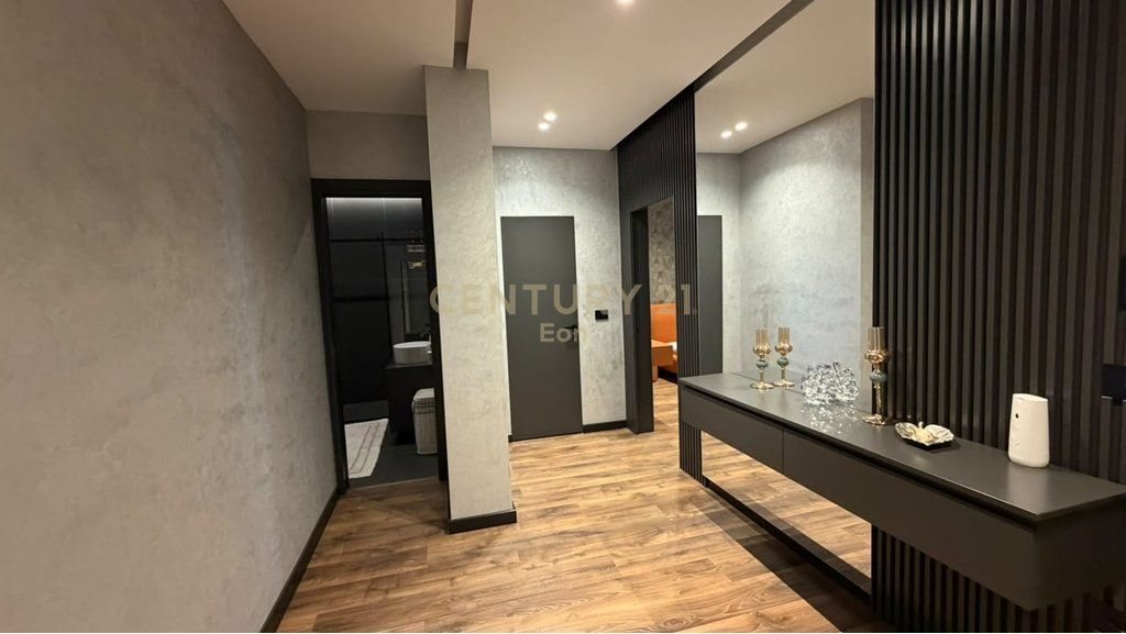 VENDESI APPARTAMENTO 1+1 CON VISTA FRONTALE SUL MARE A VOLLGA, DURRES !