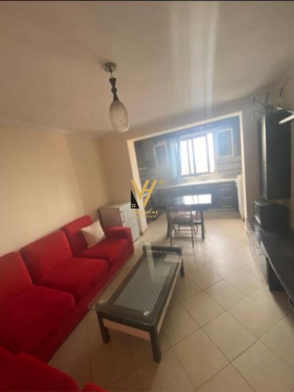 JEPET APARTAMENT 2+1 ME QIRA TE TREGU I UZINES DINAMO 50.000 LEKE
