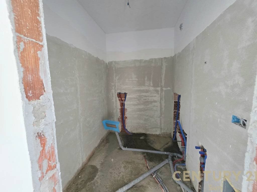 OKAZION! APARTAMENT 3+1 PER SHITJE NE PASKUQAN