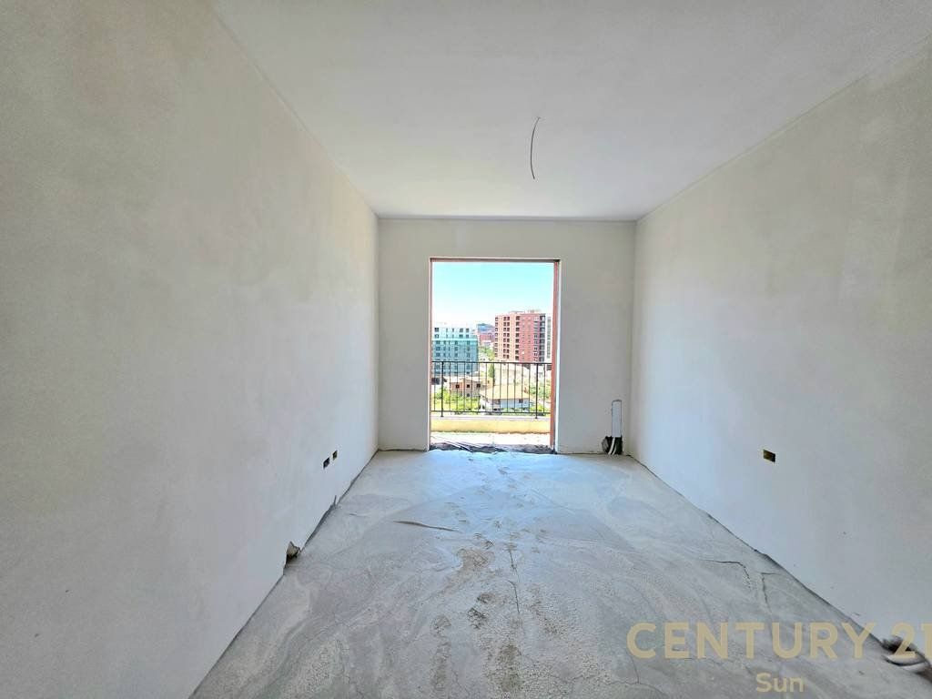 OKAZION! APARTAMENT 3+1 PER SHITJE NE PASKUQAN
