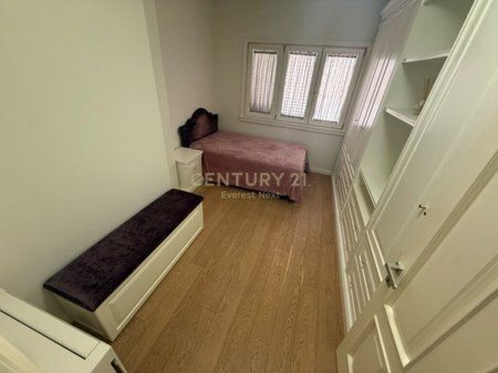   APARTMENT 2+1 FOR RENT – WILLSON SQUARE
